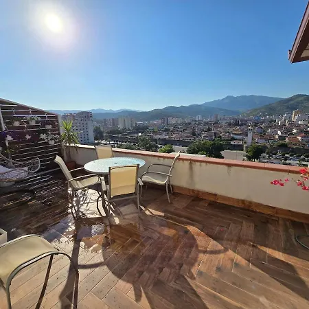 شقة Liv's Penthouse إلباسان